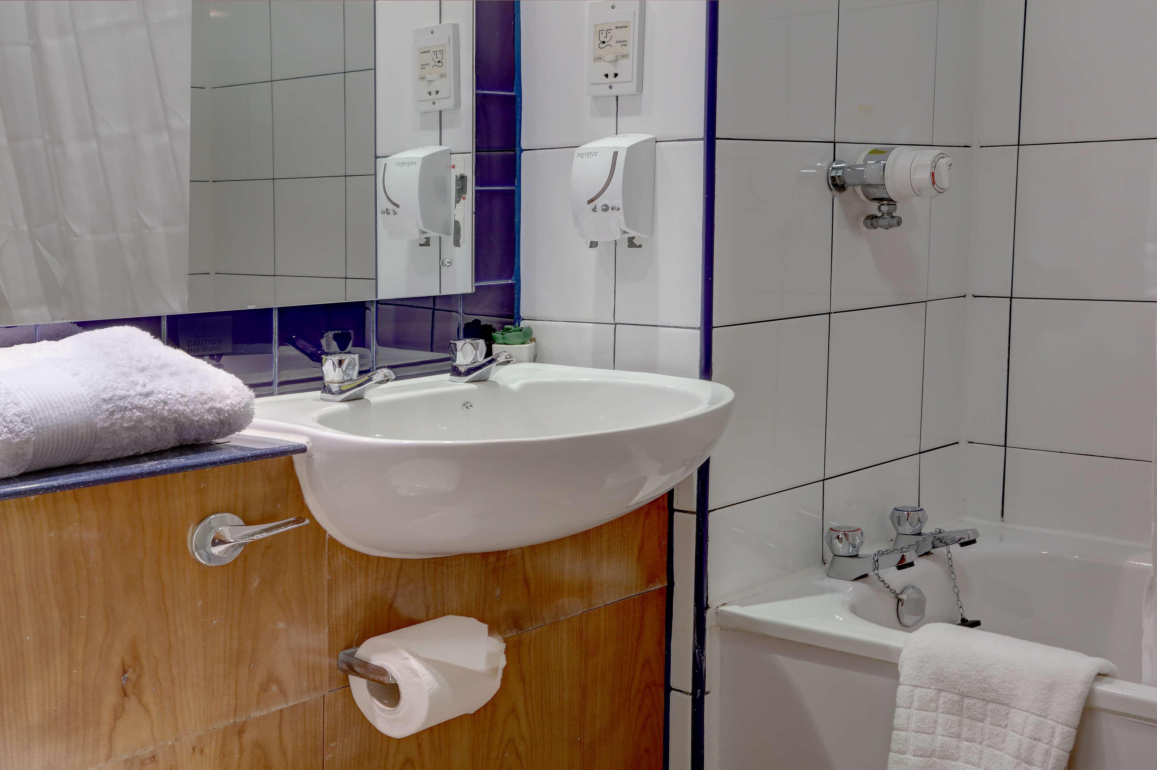 Plaza Chorley; Sure Hotel Collection By Best Western Чорли Экстерьер фото
