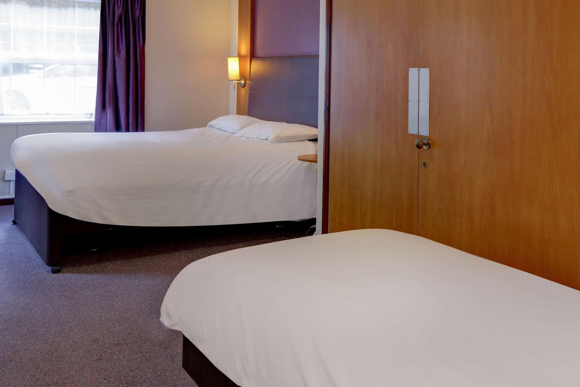 Plaza Chorley; Sure Hotel Collection By Best Western Чорли Экстерьер фото